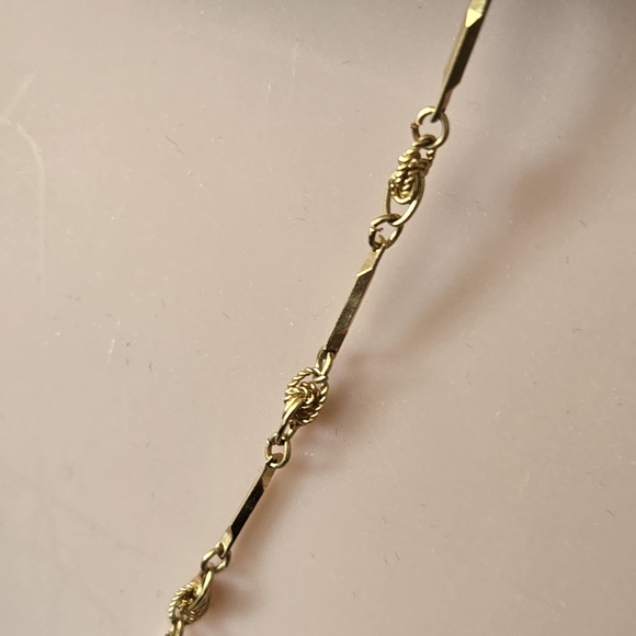 🌻#1 22-inch Gold toned necklace - Picture 3 of 6